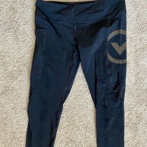 Virus Intl black crops